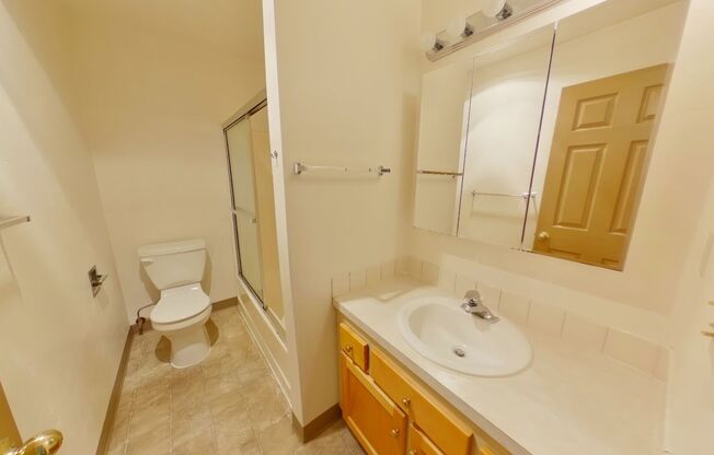 2 beds, 1 bath, $1,650, Unit 104