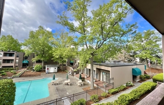 2 SHREWSBURY GRN DR