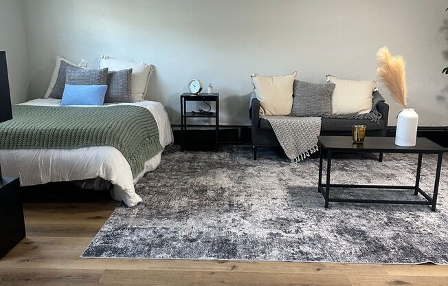 Studio, 1 bath, 450 sqft, $845, Unit 262-2