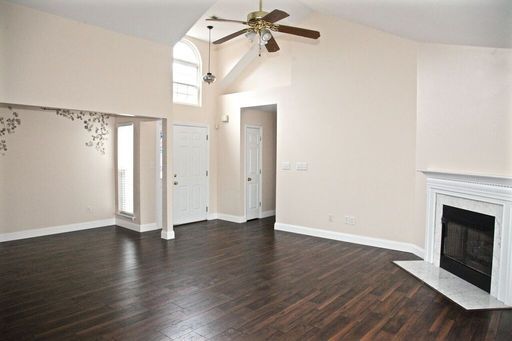 Beautiful Home with Spacious Open Floor Plan