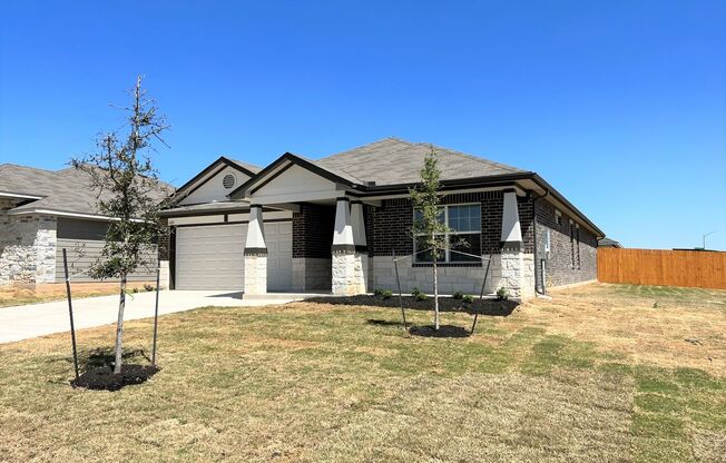 Single level 4-Bedroom Home in Southgate Community - Hutto