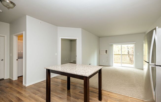 2 beds, 2 baths, 1,008 sqft, $1,730, Unit 232