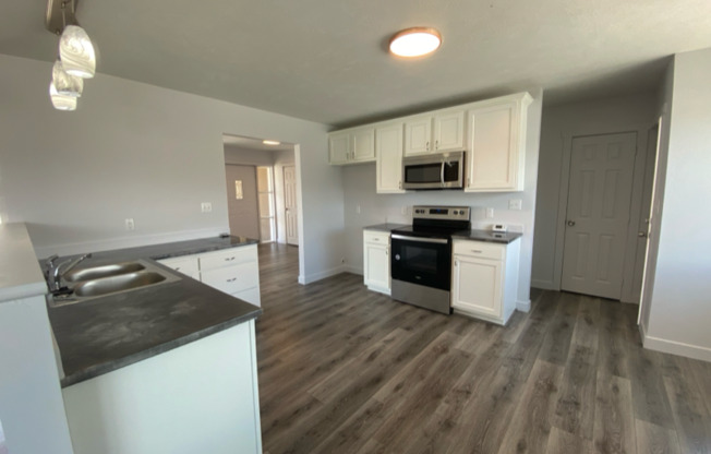 11693 S REDWOOD RD