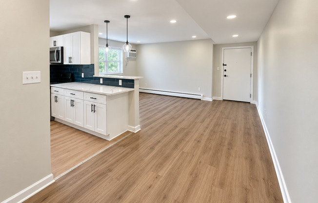 3 beds, 2 baths, 950 sqft, $2,150, Unit D03