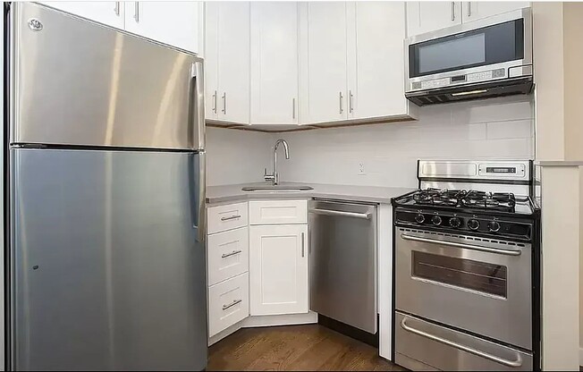 2 beds, 1 bath, $5,000, Unit 4B