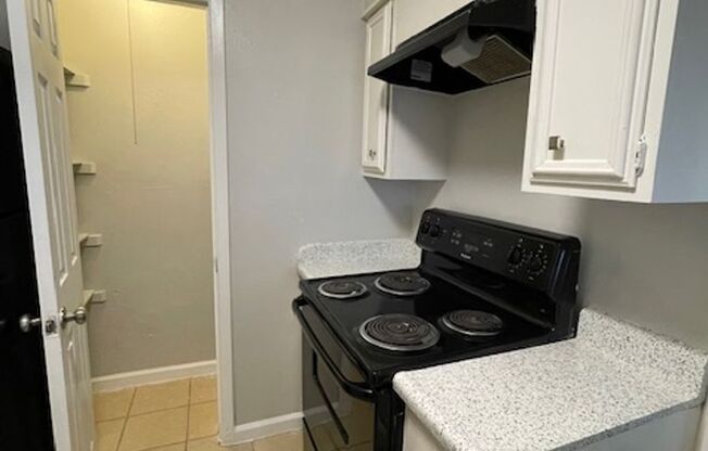 3 beds, 2 baths, 1,256 sqft, $1,550, Unit 12-1203 W/D