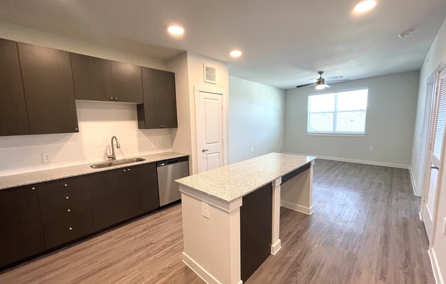 3001 NE INNER LOOP