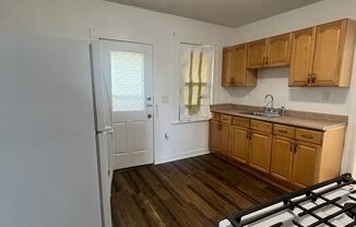 2 beds, 1 bath, $1,450, Unit Unit 3