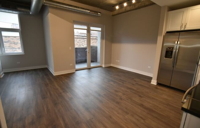 2 beds, 2 baths, 976 sqft, $4,275, Unit 3833-722