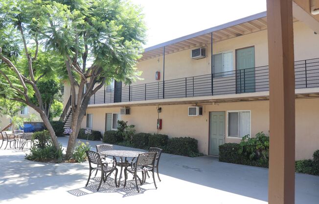 STUNNING APARTMENT IN A GREAT LOCATION!