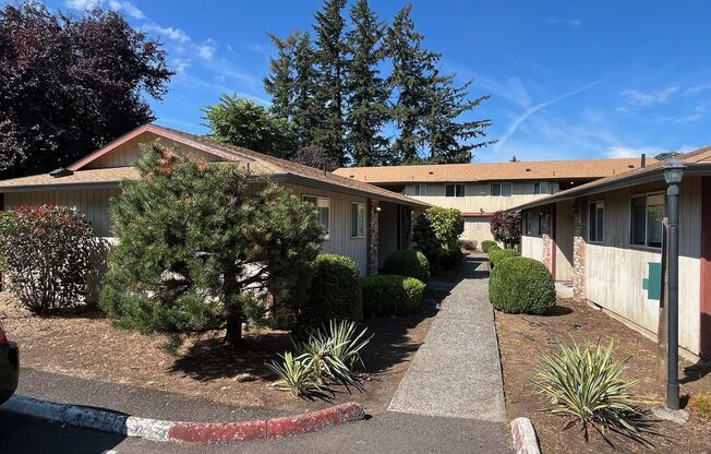 2 beds, 1 bath, 700 sqft, $1,325, Unit Unit 26