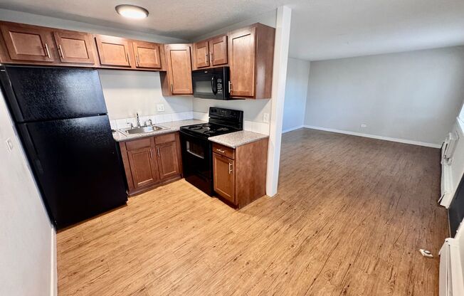 1 bed, 1 bath, 650 sqft, $1,125, Unit 7
