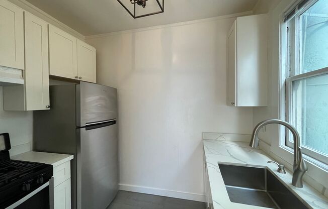 2 beds, 1 bath, $3,995, Unit 05