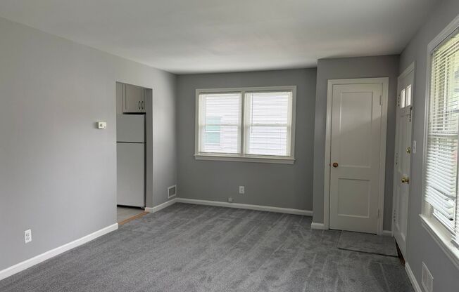 Lovely Renovated Rambler Close to METRO, Parks, Etc.
