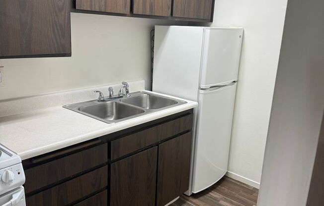 Studio, 1 bath, $995, Unit 09