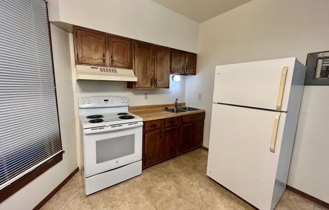 Studio, 1 bath, $605, Unit Apt 1