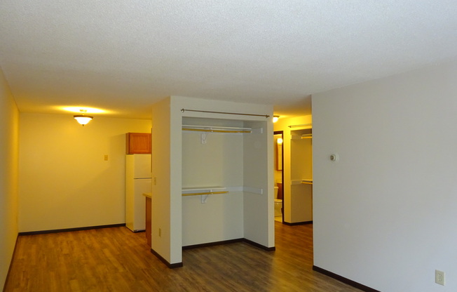 26 - 629 E 15th