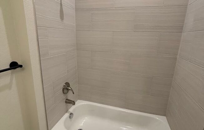 2 beds, 2 baths, 720 sqft, $1,649, Unit 820 #206