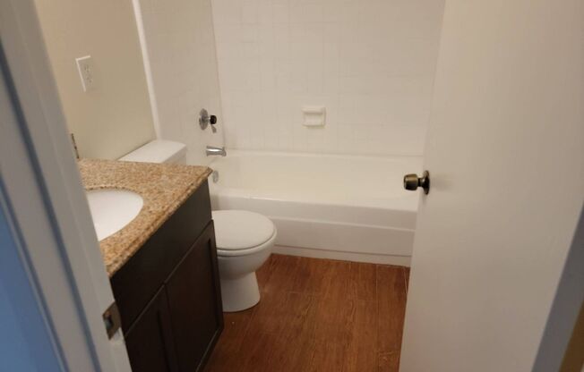 2 beds, 1 bath, $2,600