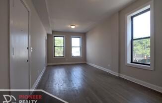 3409 W Fullerton Ave