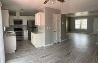 2 beds, 1.5 baths, 1,240 sqft, $1,950, Unit 4