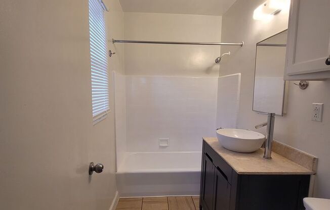 1 bed, 1 bath, $1,695, Unit 14240