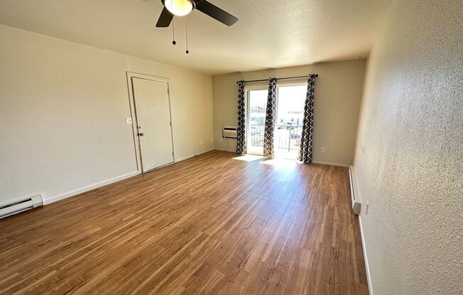 2 beds, 1 bath, 740 sqft, $1,499, Unit 814 - Unit 206