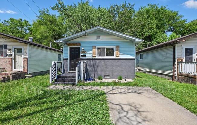 1118 W AVE