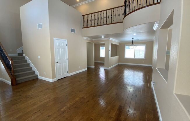 SUPER UPGRADED 3BD/2.5BA HOME W/ POOL/SPA!!
