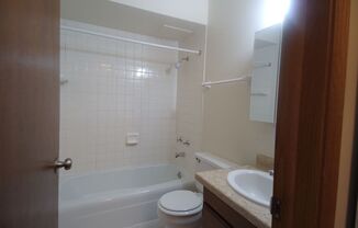 2 beds, 1 bath, 800 sqft, $1,405, Unit 300