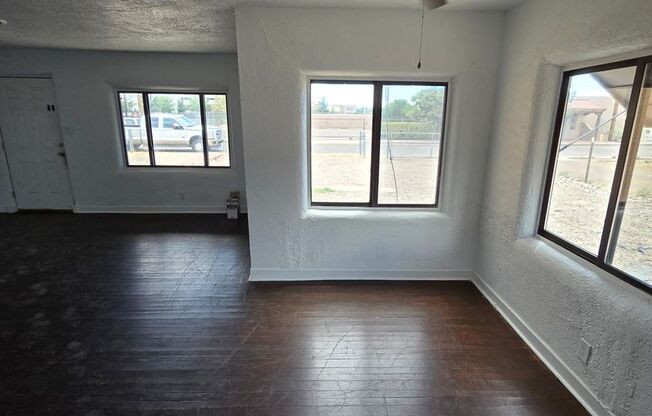 2 beds, 1 bath, $1,700