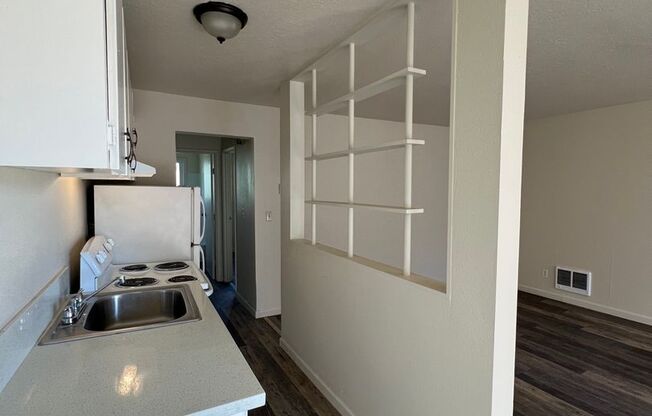 1 bed, 1 bath, 550 sqft, $1,150, Unit 23