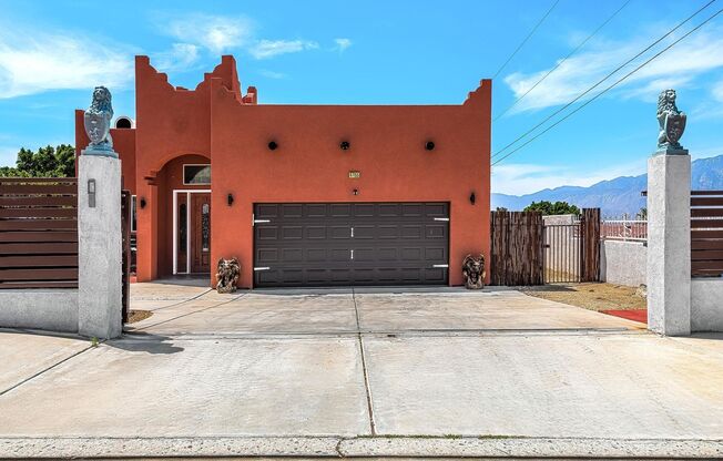 Desert Hot Springs 4 Bedroom luxury unique house