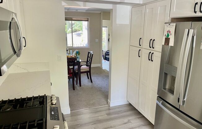 Beautifully Updated Mt. Park Condo Located in Lake Oswego is A Must See!