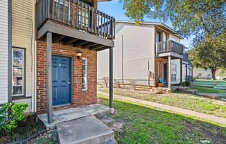 River Crossing ATX - Townhome - 2bd/2.5ba - W/D - Close to Downtown - $1395