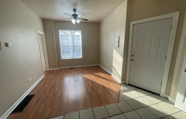 2 beds, 1 bath, $950, Unit 1022 # 1E