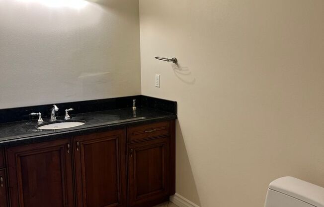 3 beds, 2.5 baths, $5,700, Unit # 301