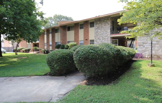 2 beds, 1 bath, 800 sqft, $750, Unit #29