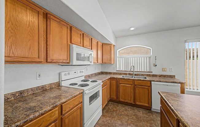 4649 E Augusta Ave, 3 Bedroom, 2 Bath, 2 Car Garage