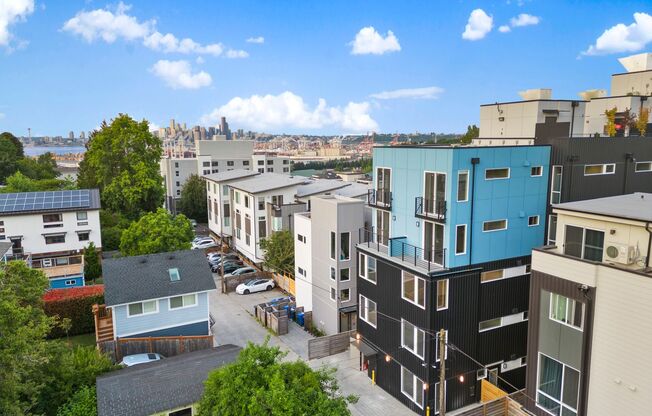 Studio, 1 bath, 295 sqft, $1,295, Unit 205