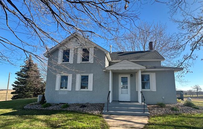 Stunning 3 Bedroom Home on Farmland in Shakopee!