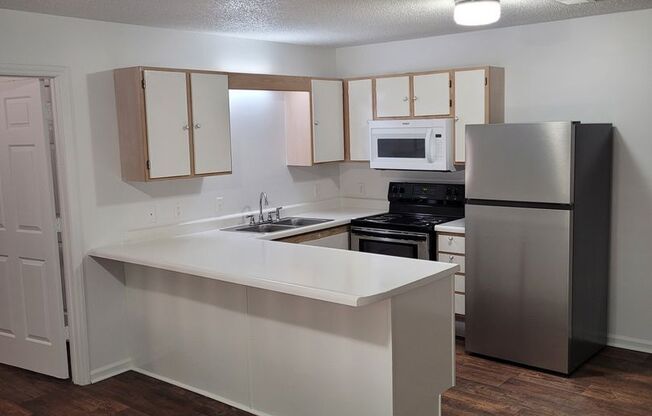 1 bed, 1 bath, 600 sqft, $900, Unit 1901 15D