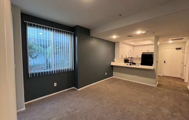 Studio, 1 bath, 700 sqft, $2,448, Unit 105