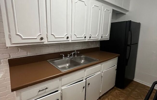 1 bed, 1 bath, $1,250, Unit 221