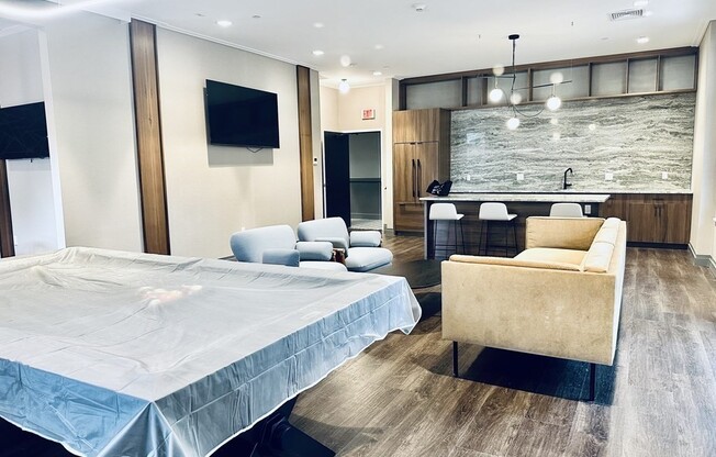 1 bed, 1 bath, 715 sqft, $3,300, Unit 201