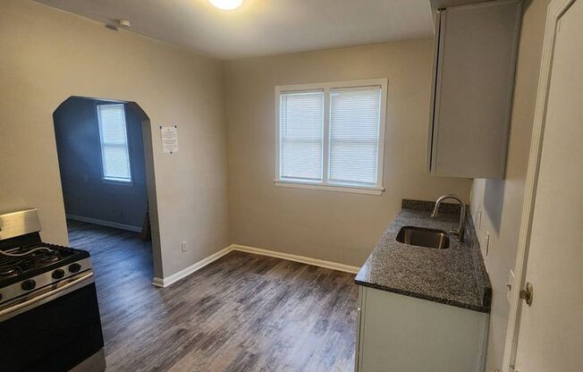 2 beds, 1 bath, $950, Unit Unit 1