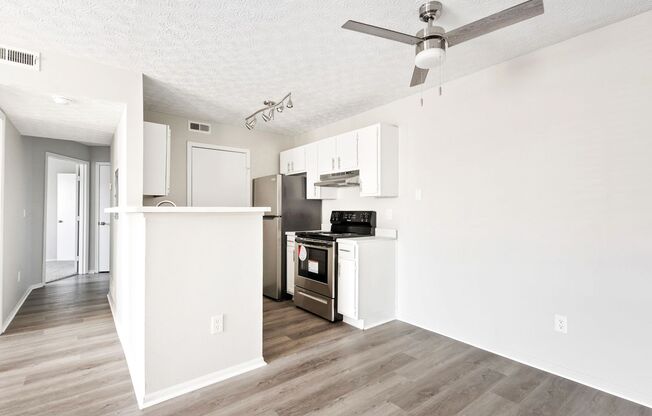 1 bed, 1 bath, 680 sqft, $980