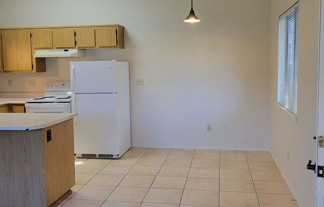 1 bed, 1 bath, 600 sqft, $1,085, Unit 024