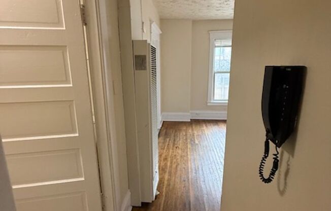 Studio, 1 bath, 280 sqft, $1,295, Unit 108