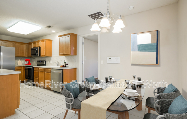 1611 WATERS EDGE DR